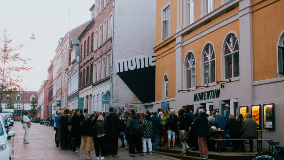 LYDEN AF BYEN