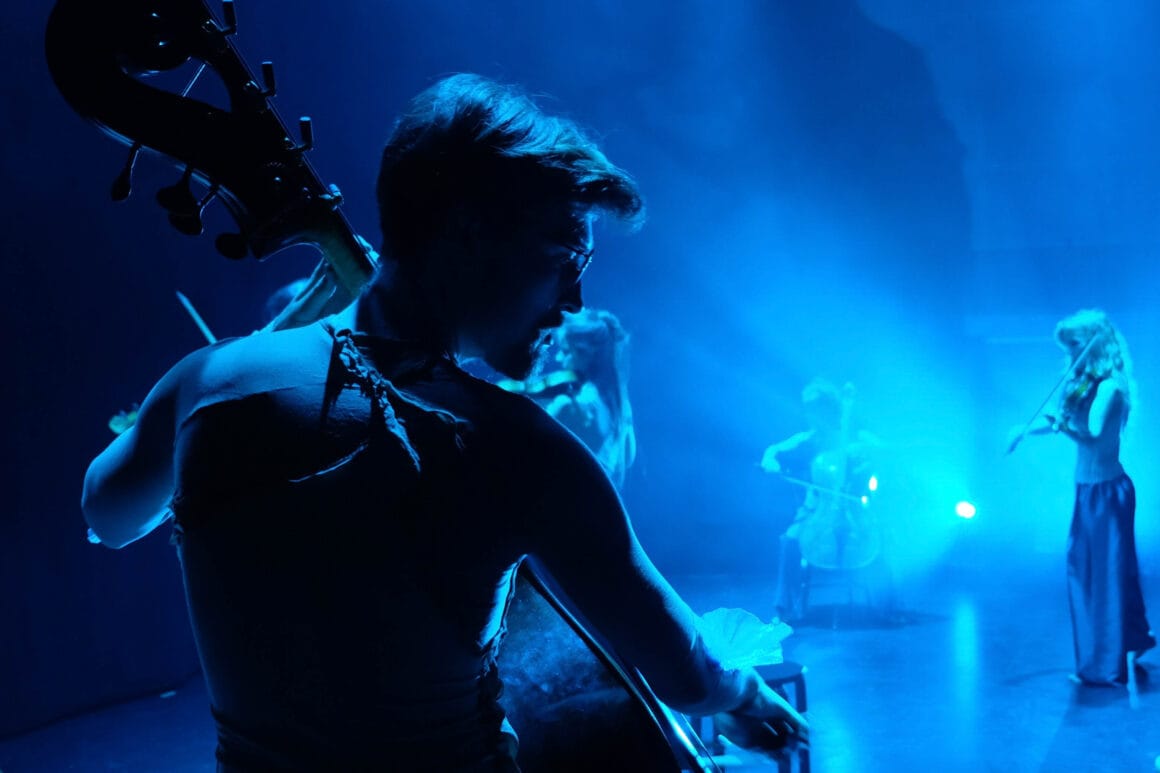 BØLGERNES MUSIK