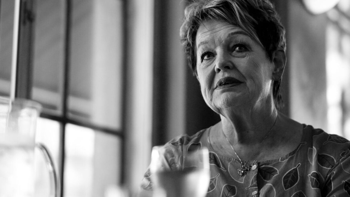 GHITA NØRBY – ET HÅRDT STED